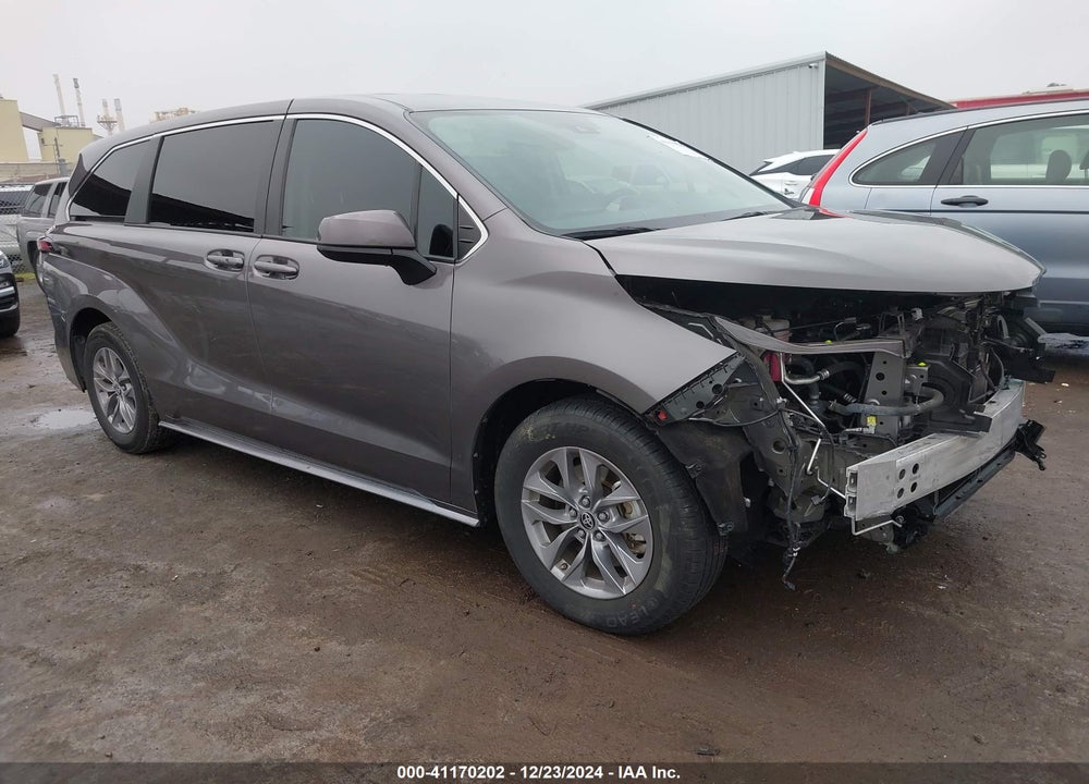 2022 TOYOTA SIENNA LE VIN: 5TDKRKEC6NS076937