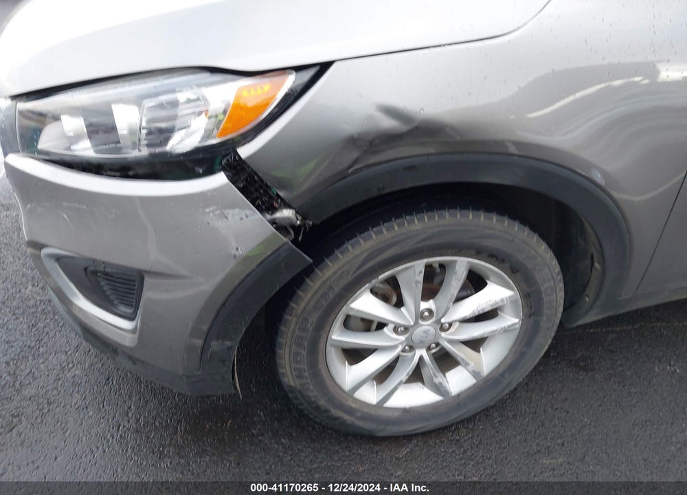 2017 KIA SORENTO 2.4L LX VIN: 5XYPG4A38HG257956