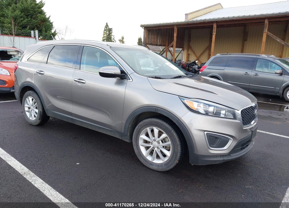 2017 KIA SORENTO 2.4L LX VIN: 5XYPG4A38HG257956