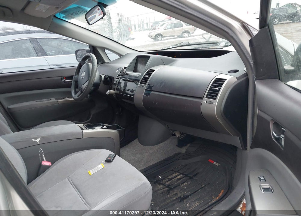 2005 TOYOTA PRIUS VIN: JTDKB20U057051546