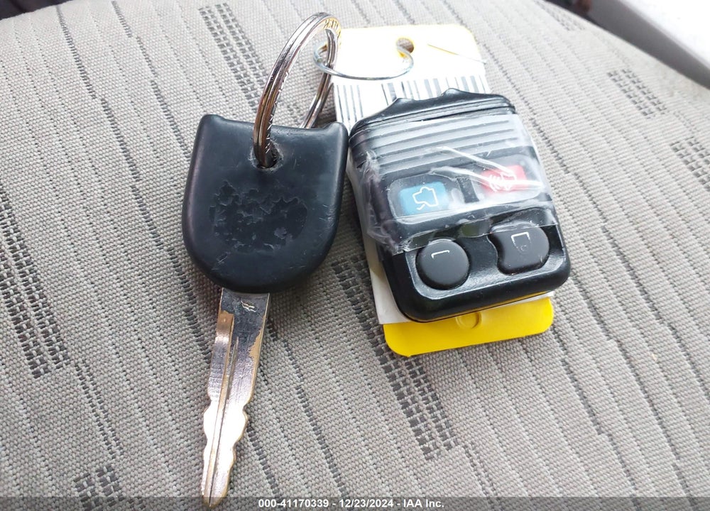 2009 FORD FOCUS SE VIN: 1FAHP32N09W170660
