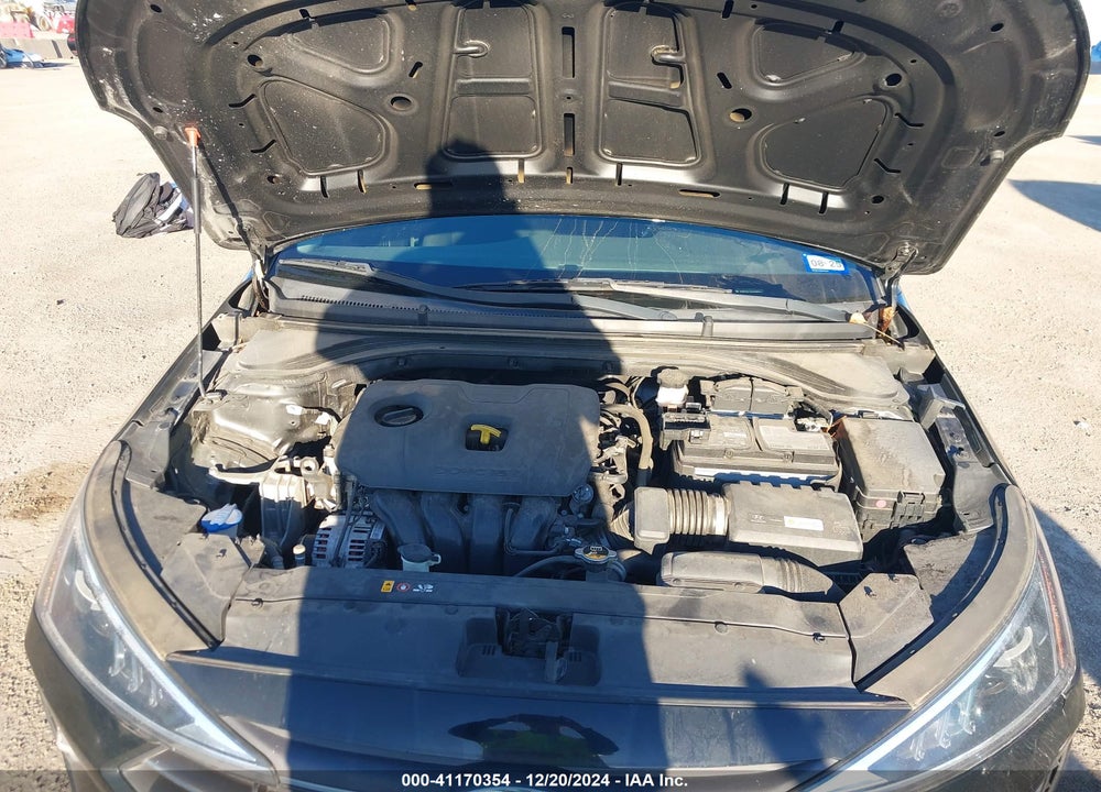 2019 HYUNDAI ELANTRA VIN: 5NPD74LF6KH418766