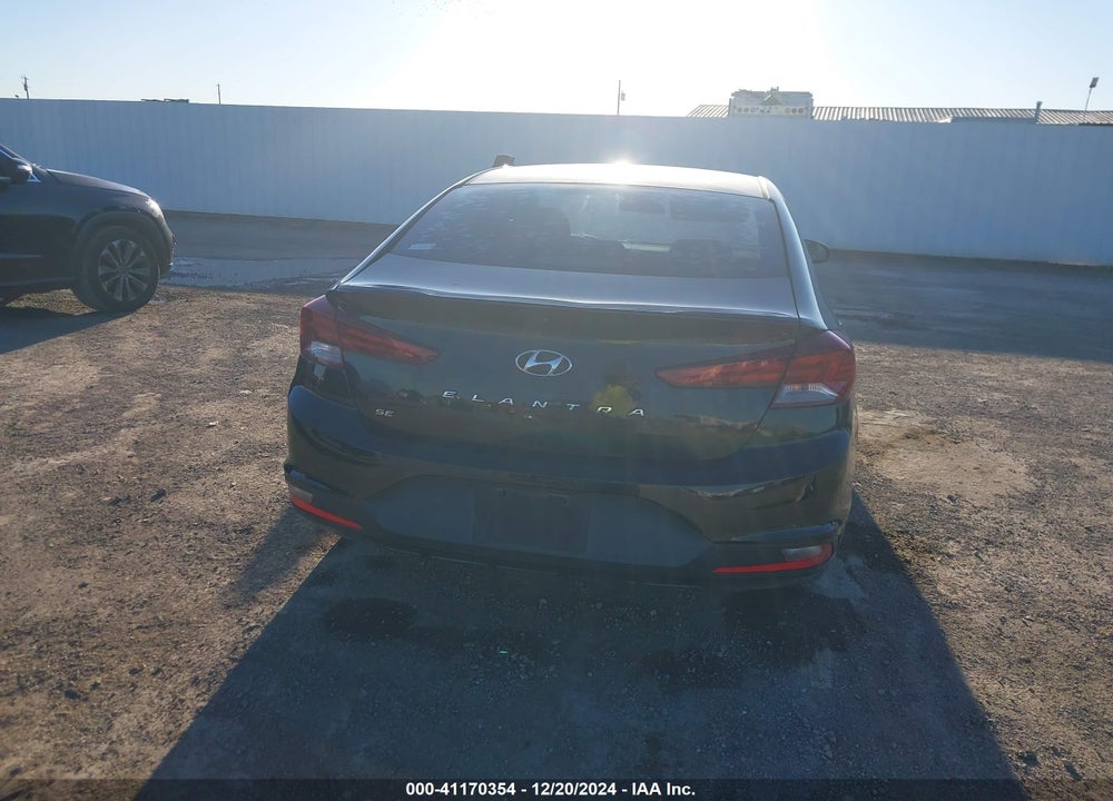 2019 HYUNDAI ELANTRA VIN: 5NPD74LF6KH418766