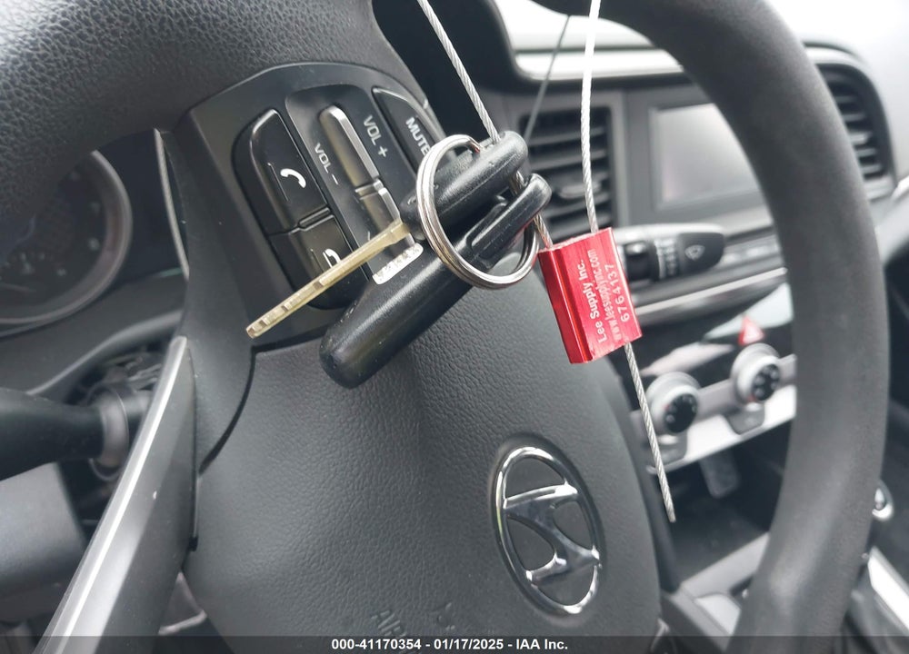 2019 HYUNDAI ELANTRA VIN: 5NPD74LF6KH418766