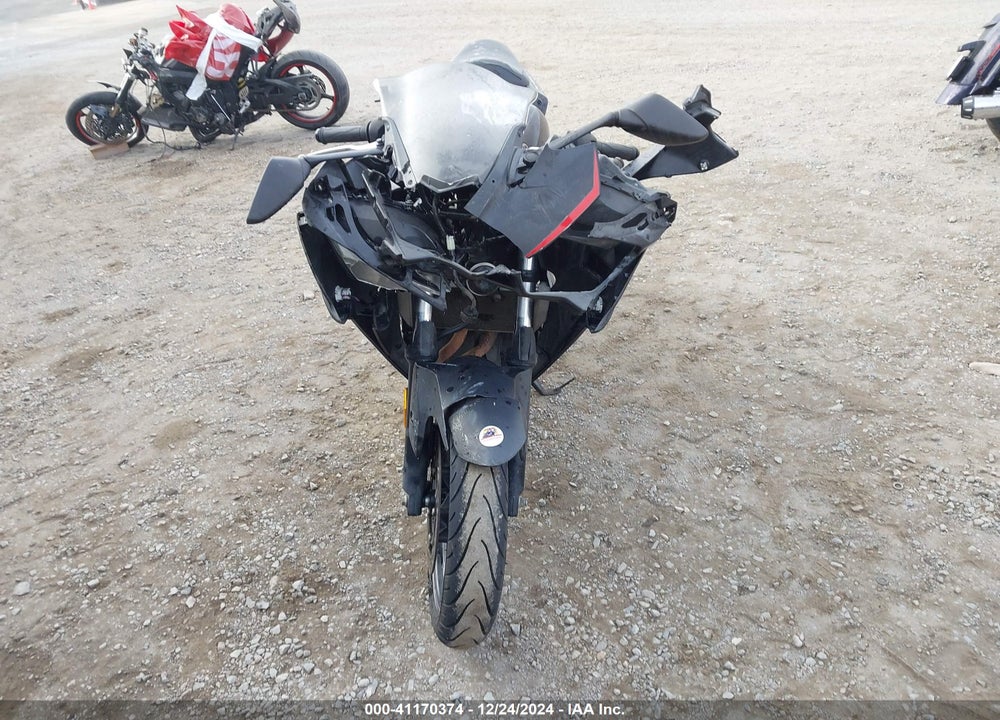 2017 YAMAHA YZFR3 VIN: MH3RH06Y9HK017135