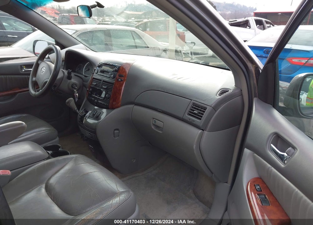 2005 TOYOTA SIENNA XLE VIN: 5TDZA22C55S227020