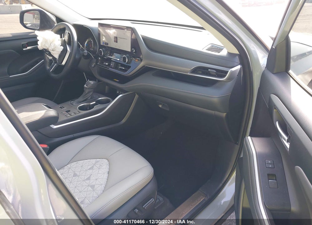 2023 TOYOTA HIGHLANDER HYBRID XLE BRONZE VIN: 5TDAARAH7PS527406