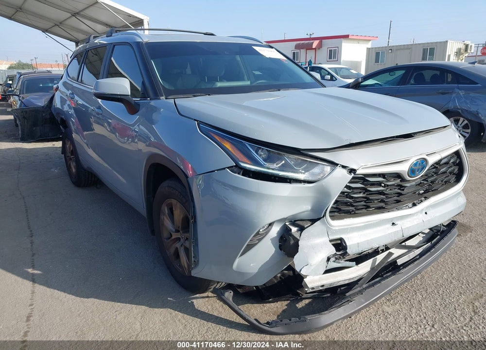 2023 TOYOTA HIGHLANDER HYBRID XLE BRONZE VIN: 5TDAARAH7PS527406