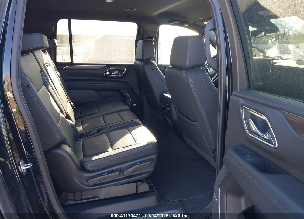 2024 CHEVROLET SUBURBAN 4WD LT VIN: 1GNSKCKD8RR253037