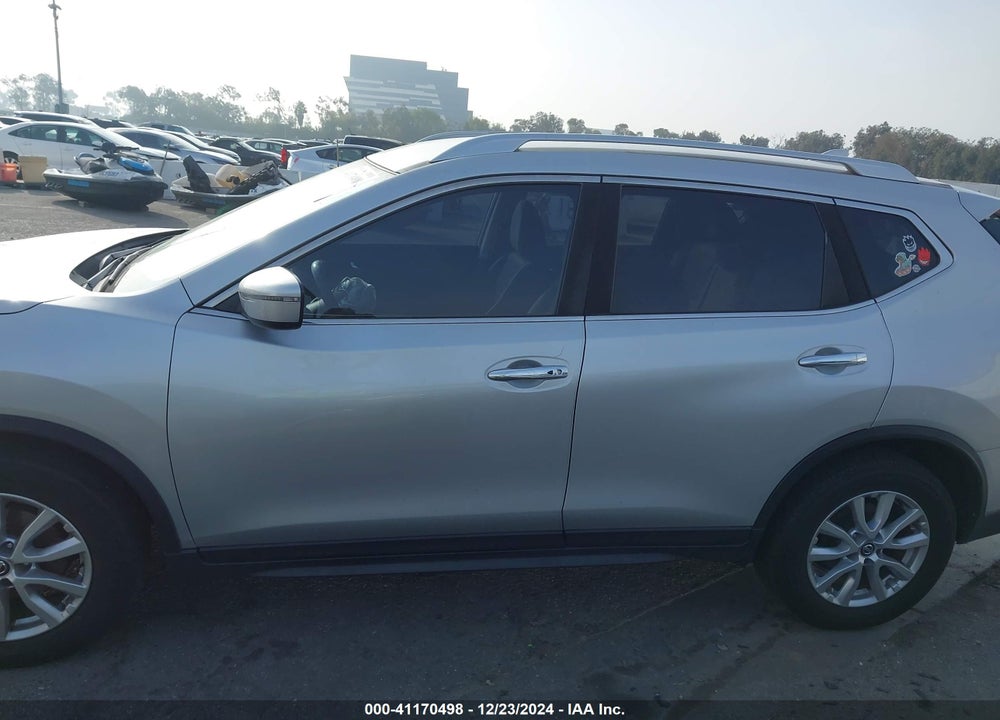 2017 NISSAN ROGUE SV VIN: JN8AT2MT4HW143218