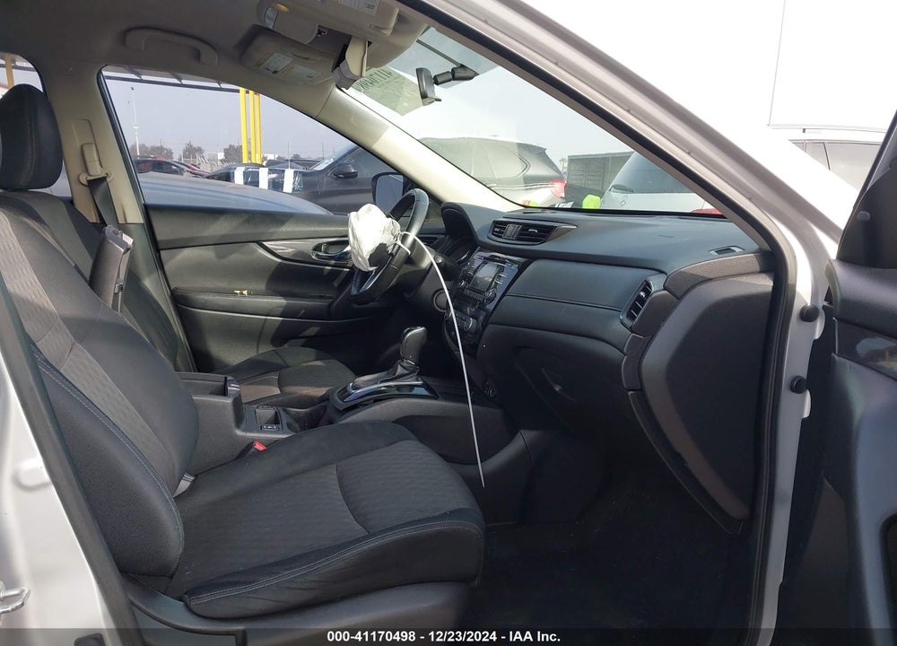 2017 NISSAN ROGUE SV VIN: JN8AT2MT4HW143218