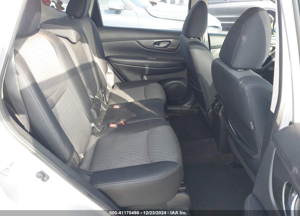 2017 NISSAN ROGUE SV VIN: JN8AT2MT4HW143218