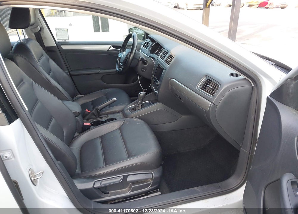 2017 VOLKSWAGEN JETTA VIN: 3VWDB7AJ2HM380007