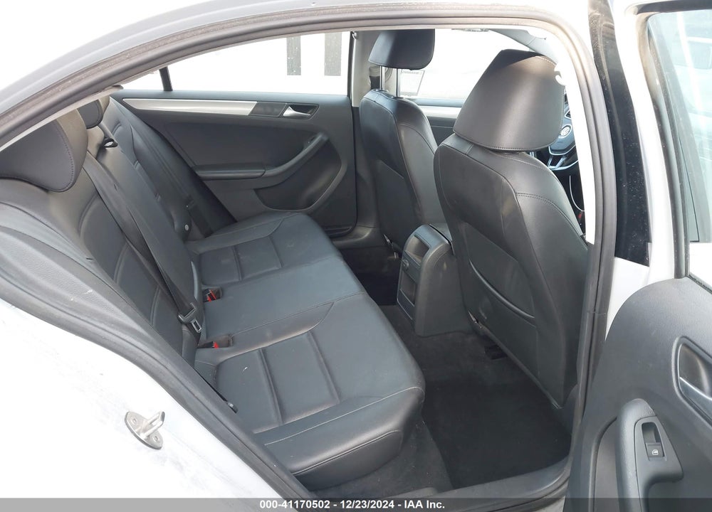 2017 VOLKSWAGEN JETTA VIN: 3VWDB7AJ2HM380007