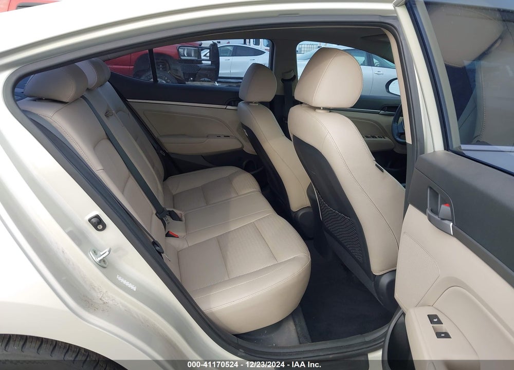 2017 HYUNDAI ELANTRA VIN: KMHD84LF7HU164735