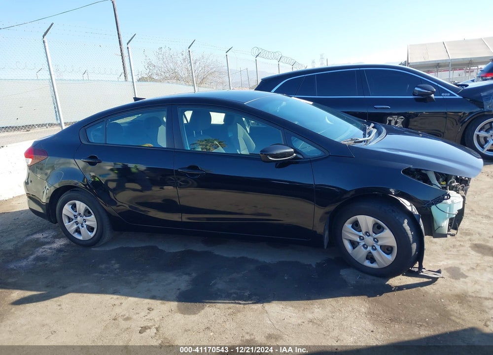 2018 KIA FORTE LX VIN: 3KPFL4A7XJE212322