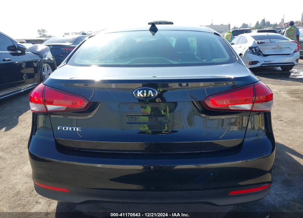 2018 KIA FORTE LX VIN: 3KPFL4A7XJE212322