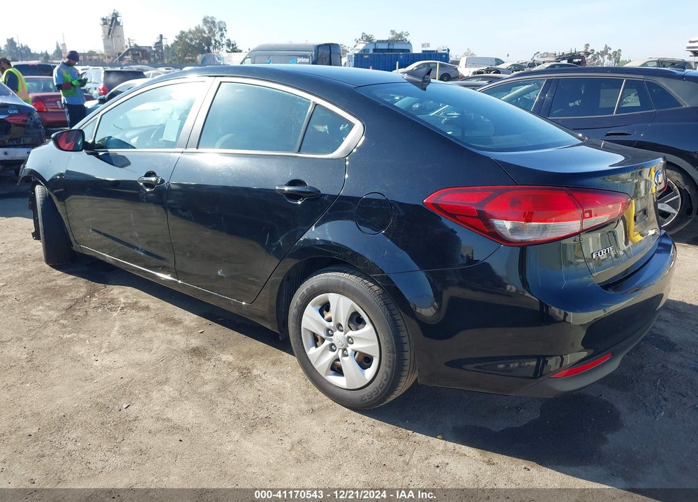 2018 KIA FORTE LX VIN: 3KPFL4A7XJE212322
