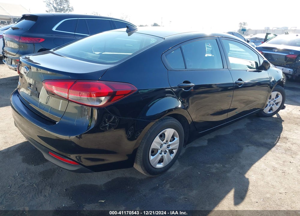2018 KIA FORTE LX VIN: 3KPFL4A7XJE212322