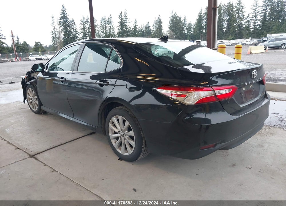 2020 TOYOTA CAMRY LE VIN: 4T1C11AKXLU949211