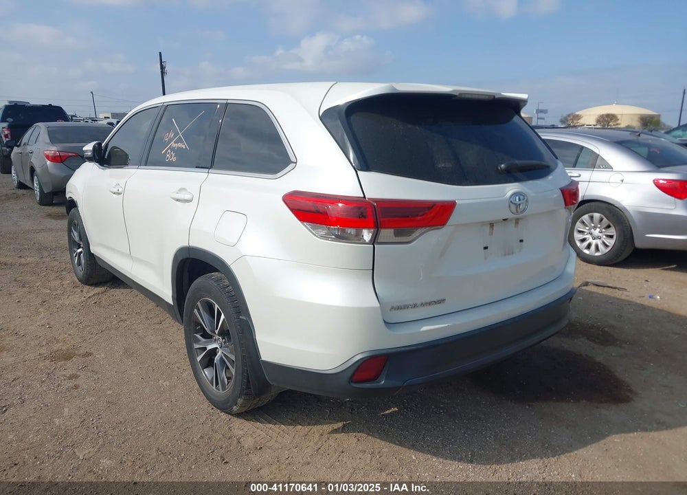 2019 TOYOTA HIGHLANDER LE VIN: 5TDZARFH7KS059312
