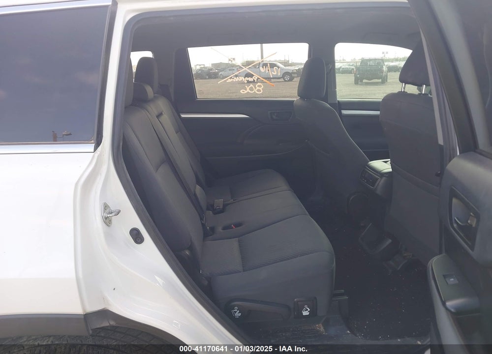 2019 TOYOTA HIGHLANDER LE VIN: 5TDZARFH7KS059312