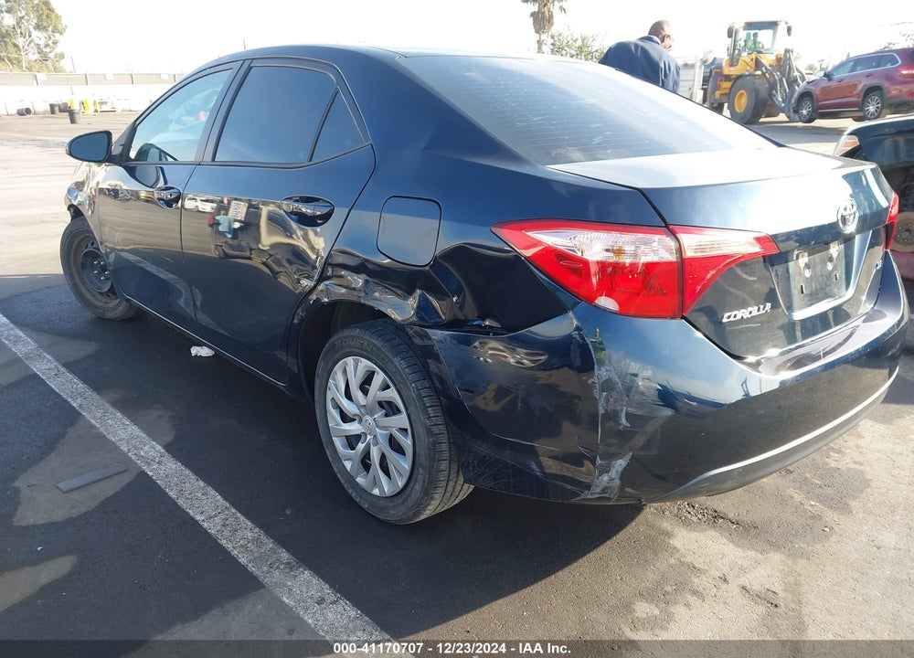 2018 TOYOTA COROLLA LE VIN: 5YFBURHE8JP794108