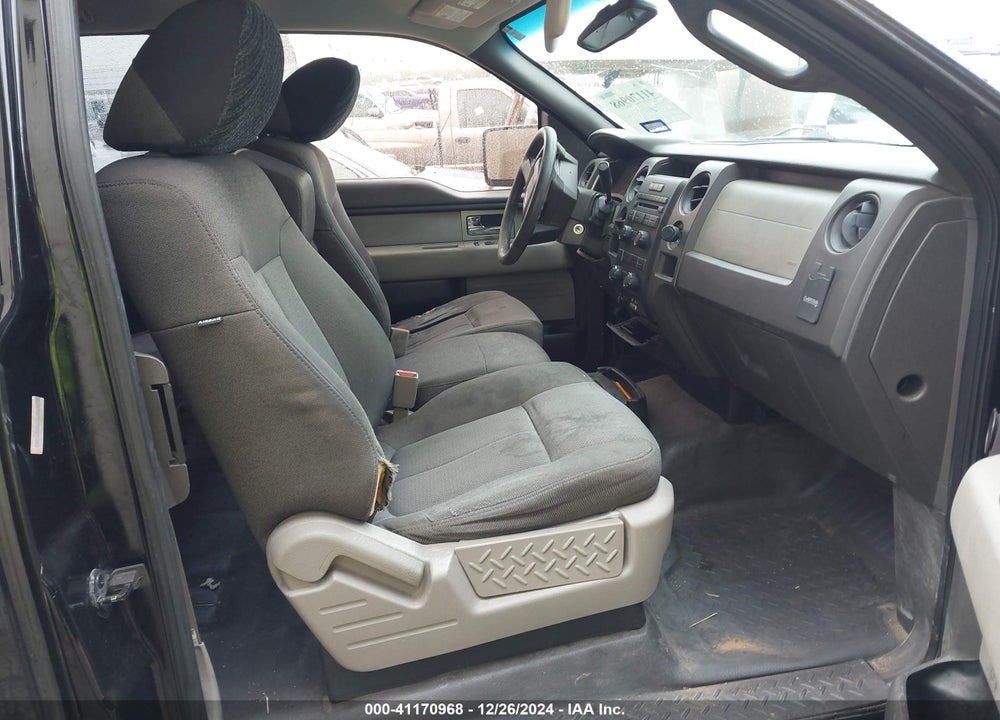 2009 FORD F-150 STX VIN: 1FTRX12W79FA13820