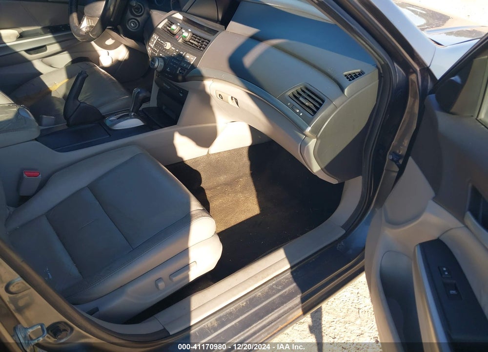 2010 HONDA ACCORD 3.5 EX-L VIN: 1HGCP3F82AA017886