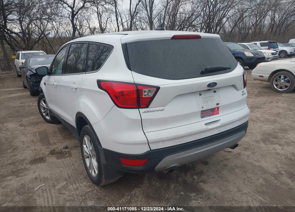 2019 FORD ESCAPE SE VIN: 1FMCU0GD8KUA69472