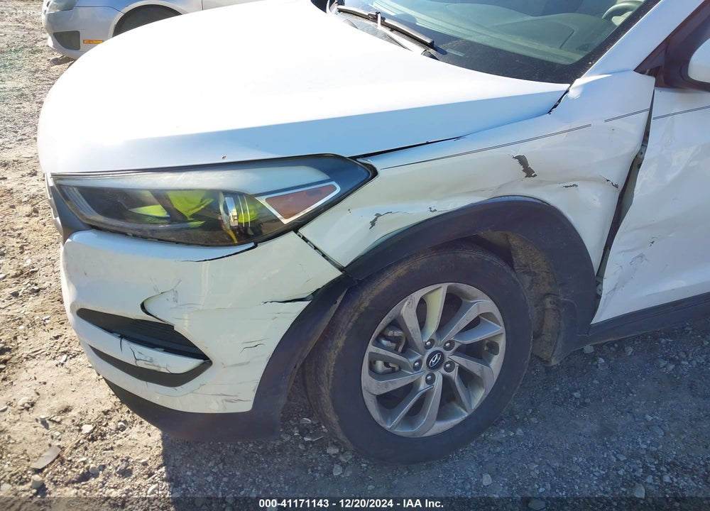 2016 HYUNDAI TUCSON SE VIN: KM8J23A47GU108065