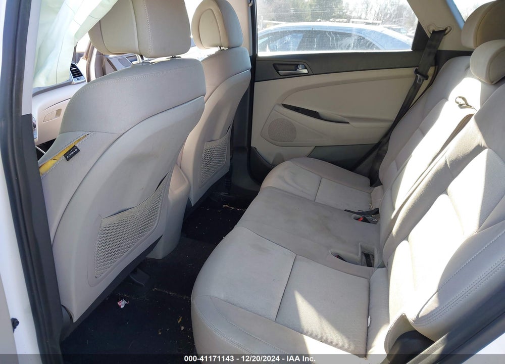 2016 HYUNDAI TUCSON SE VIN: KM8J23A47GU108065