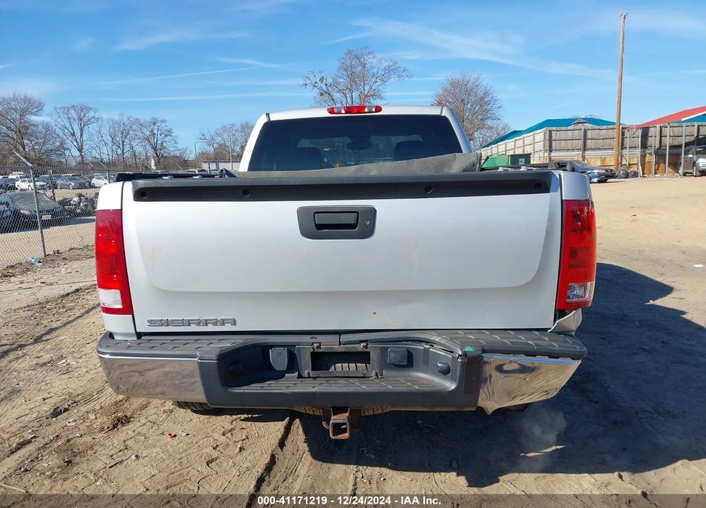 2011 GMC SIERRA 1500 SLE VIN: 1GTR2VE35BZ125589