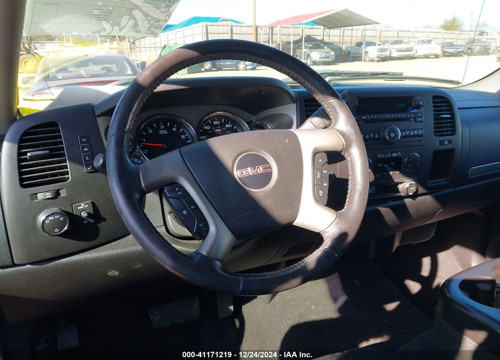 2011 GMC SIERRA 1500 SLE VIN: 1GTR2VE35BZ125589