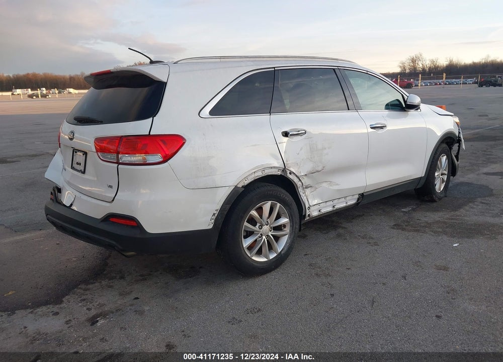 2018 KIA SORENTO 3.3L LX VIN: 5XYPG4A55JG353051