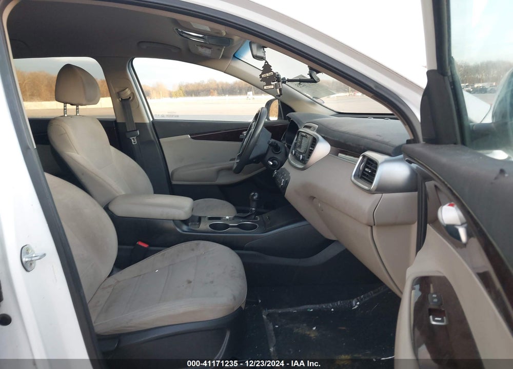 2018 KIA SORENTO 3.3L LX VIN: 5XYPG4A55JG353051