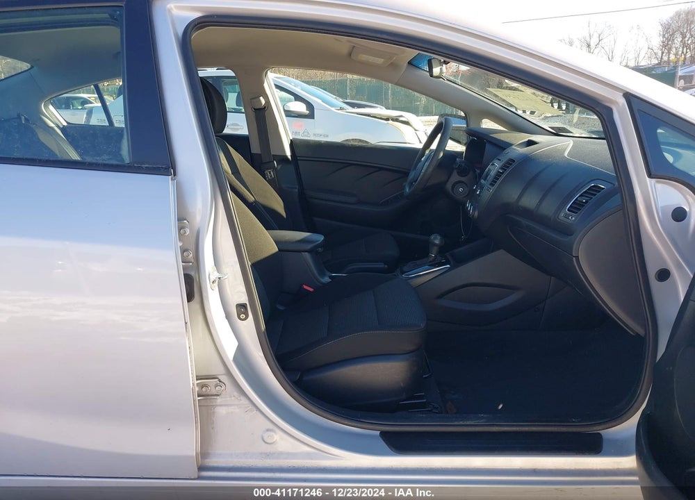 2017 KIA FORTE LX VIN: 3KPFK4A70HE098263