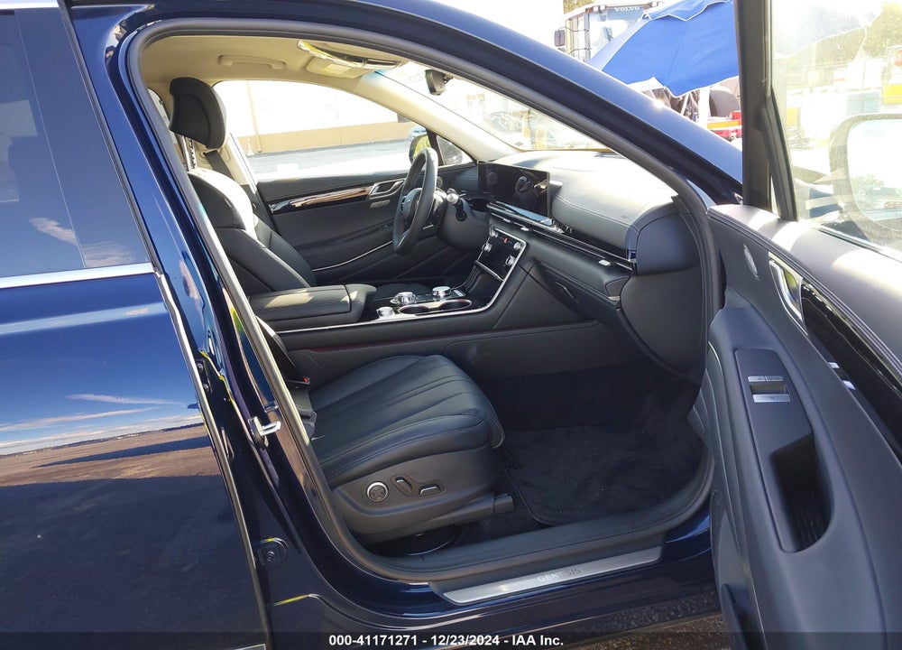 2025 GENESIS GV80 2.5T STANDARD AWD VIN: KMUHFESB7SU241947