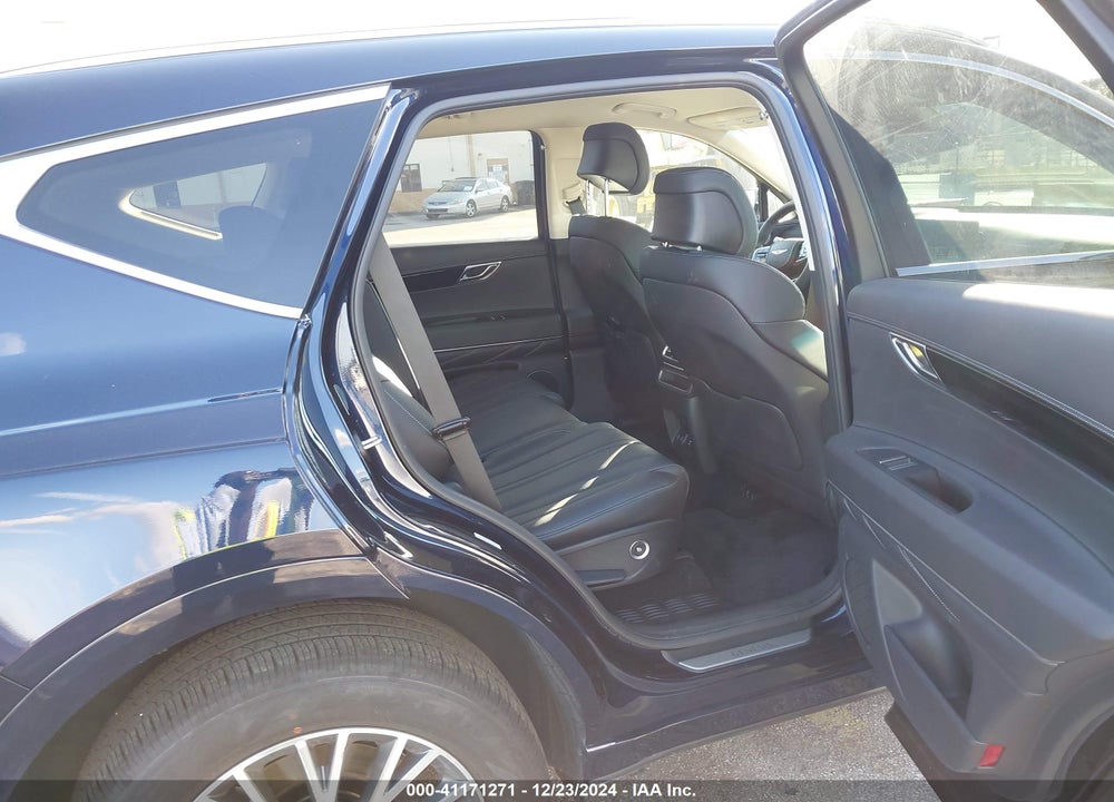 2025 GENESIS GV80 2.5T STANDARD AWD VIN: KMUHFESB7SU241947
