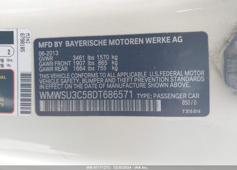 2013 MINI COOPER VIN: WMWSU3C58DT686571