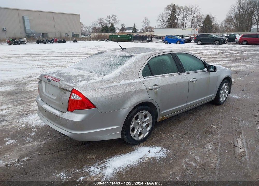 2011 FORD FUSION SE VIN: 3FAHP0HA7BR126182