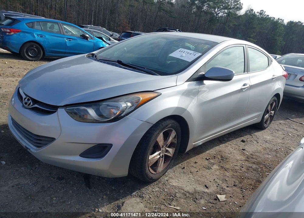 2013 HYUNDAI ELANTRA VIN: 5NPDH4AE0DH413881