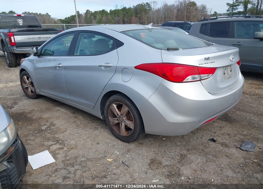 2013 HYUNDAI ELANTRA VIN: 5NPDH4AE0DH413881