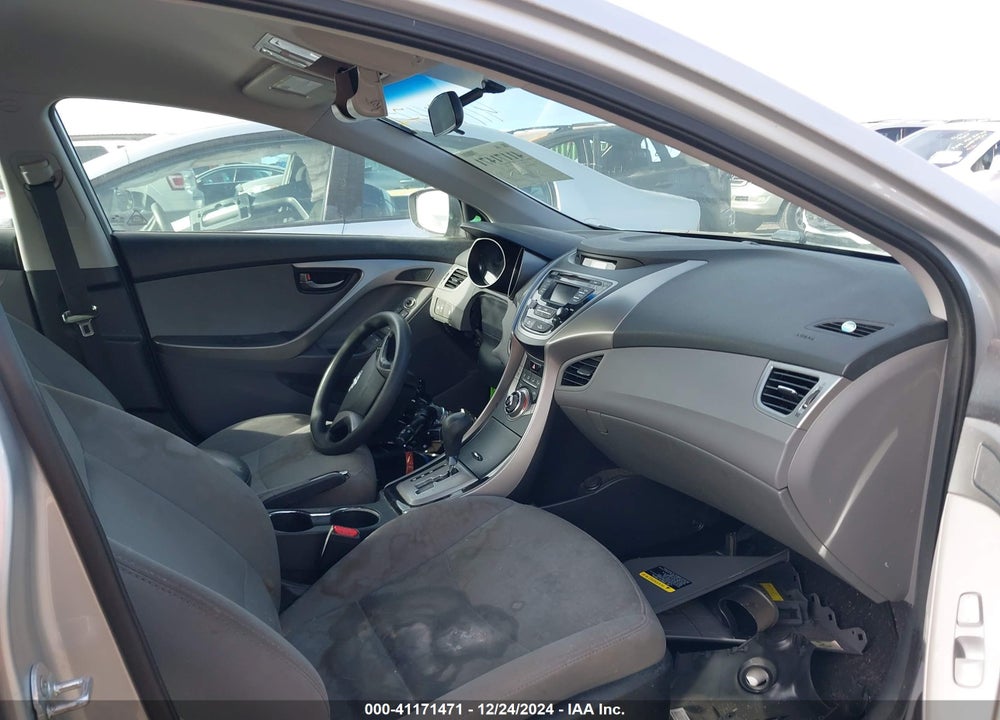 2013 HYUNDAI ELANTRA VIN: 5NPDH4AE0DH413881