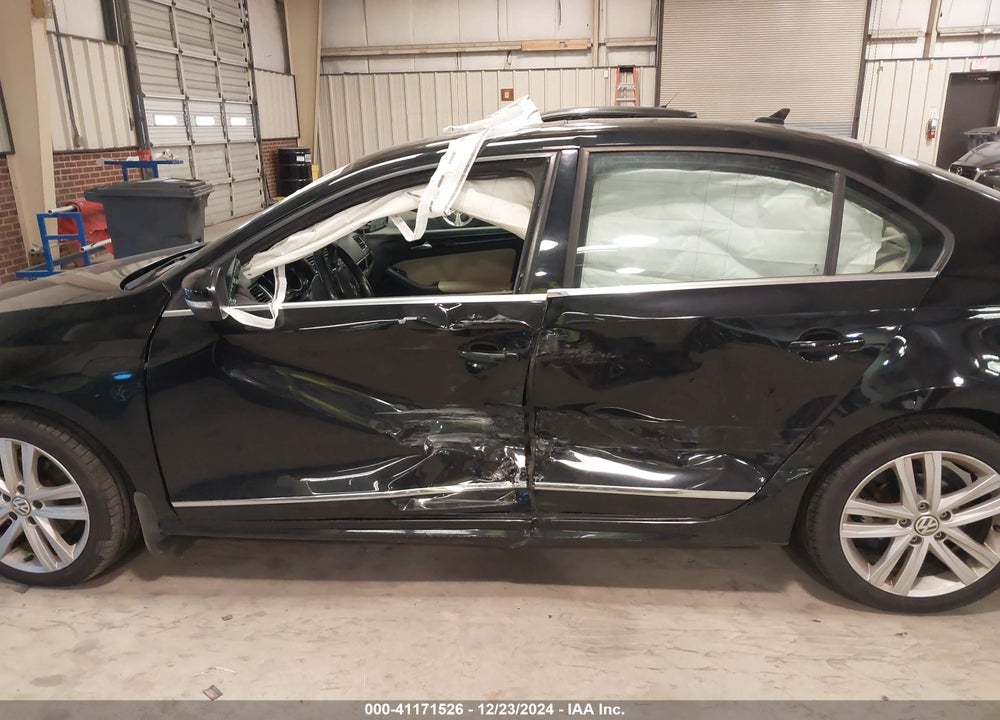 2017 VOLKSWAGEN JETTA VIN: 3VWL17AJXHM252855