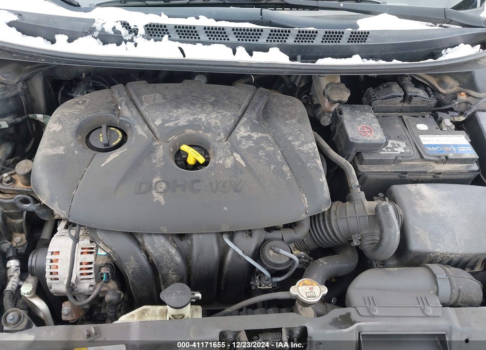 2014 HYUNDAI ELANTRA VIN: 5NPDH4AE3EH482727