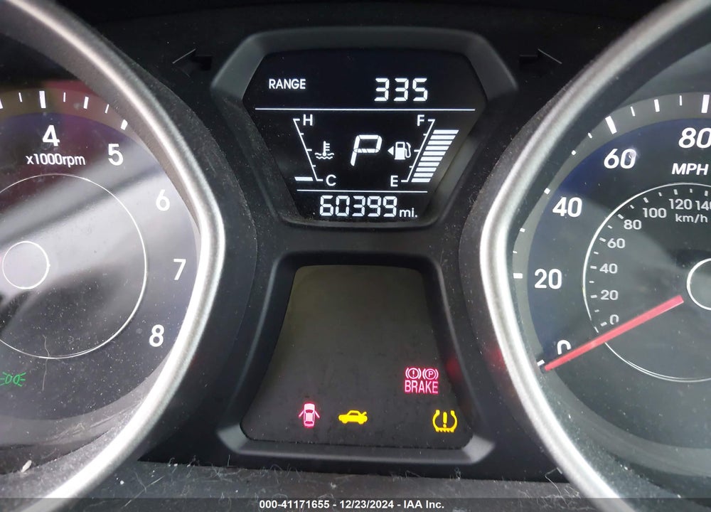 2014 HYUNDAI ELANTRA VIN: 5NPDH4AE3EH482727