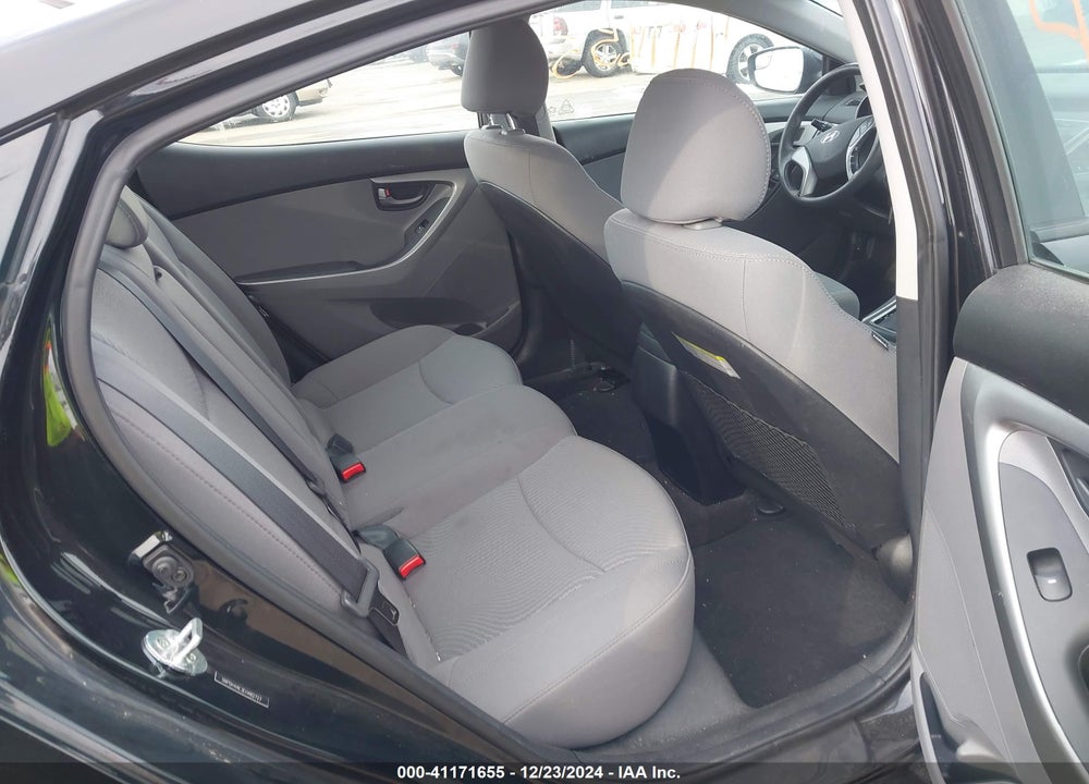 2014 HYUNDAI ELANTRA VIN: 5NPDH4AE3EH482727