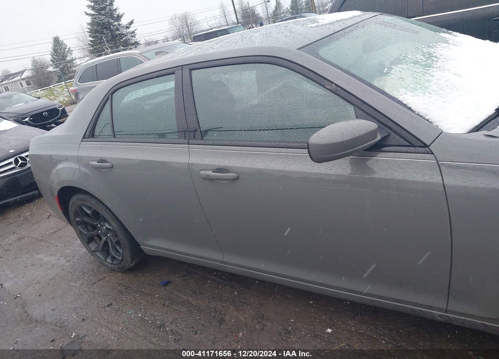 2019 CHRYSLER 300 VIN: 2C3CCABG7KH533681