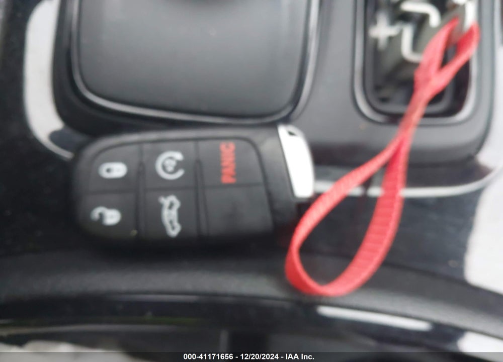 2019 CHRYSLER 300 VIN: 2C3CCABG7KH533681
